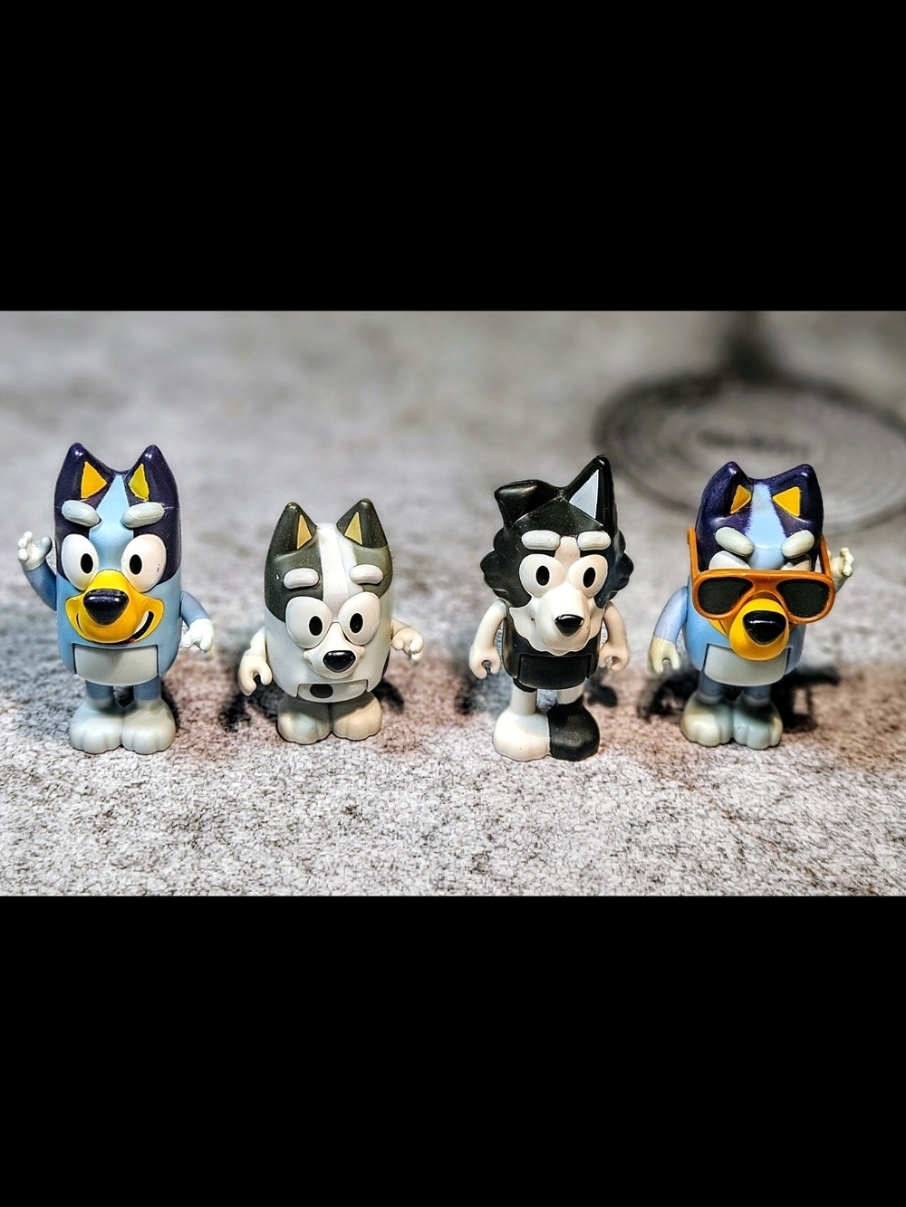 These Are A 4- Lot Of Mixed Bluey Heeler Family Action Figure Set •